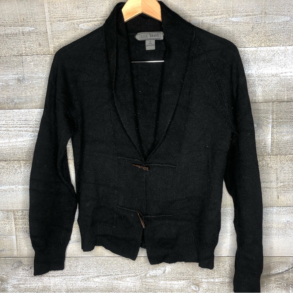 Lulu Bravo 100% merino wool black toggle sweater cardigan